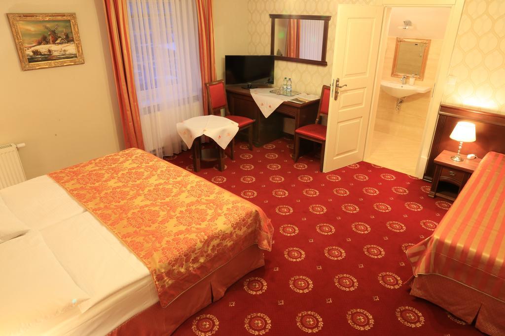 Hotel Kopernik 시에초시네크 외부 사진