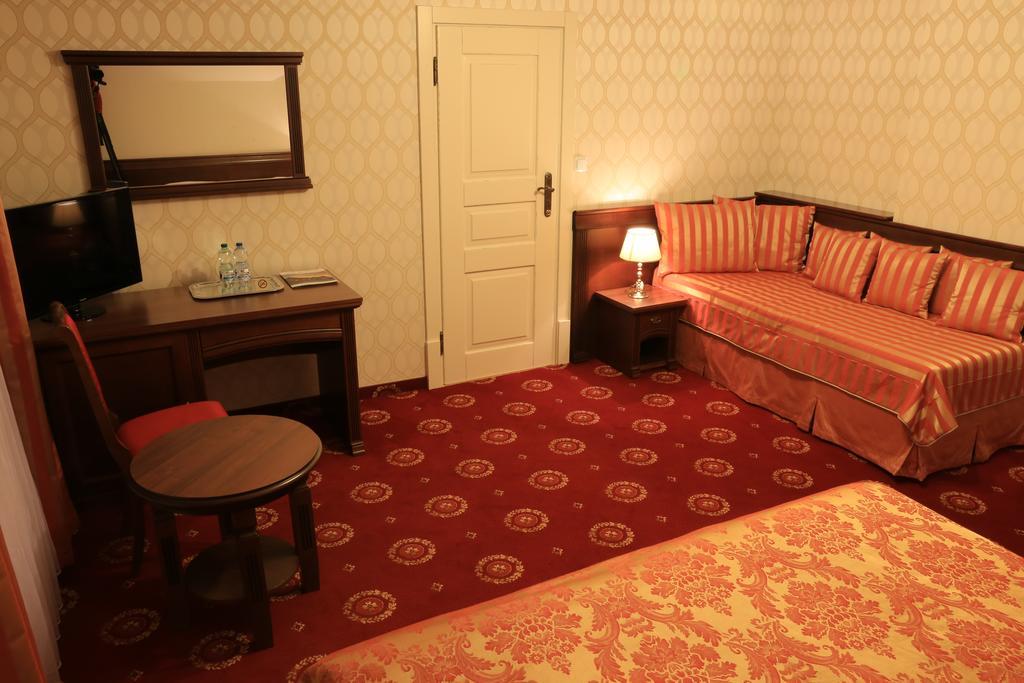 Hotel Kopernik 시에초시네크 외부 사진