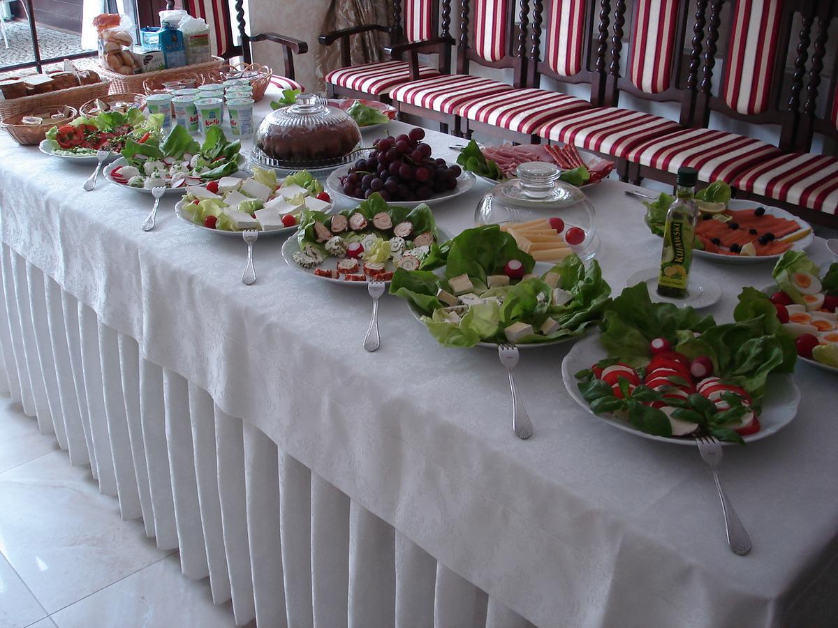 Hotel Kopernik 시에초시네크 외부 사진