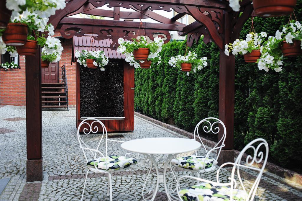 Hotel Kopernik 시에초시네크 외부 사진