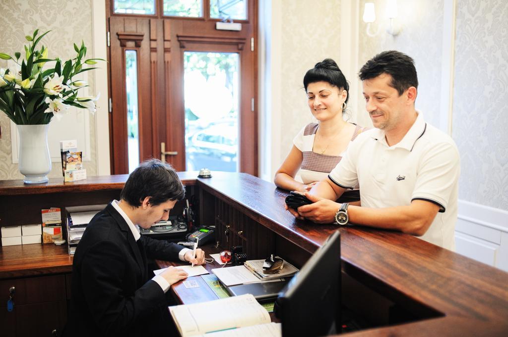 Hotel Kopernik 시에초시네크 외부 사진