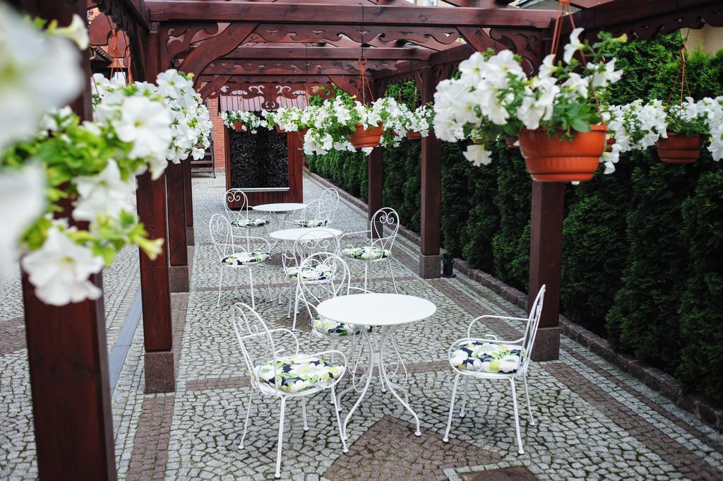 Hotel Kopernik 시에초시네크 외부 사진