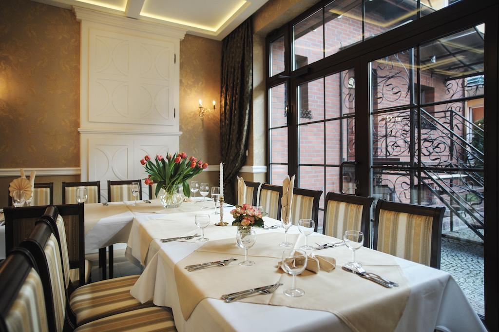 Hotel Kopernik 시에초시네크 외부 사진