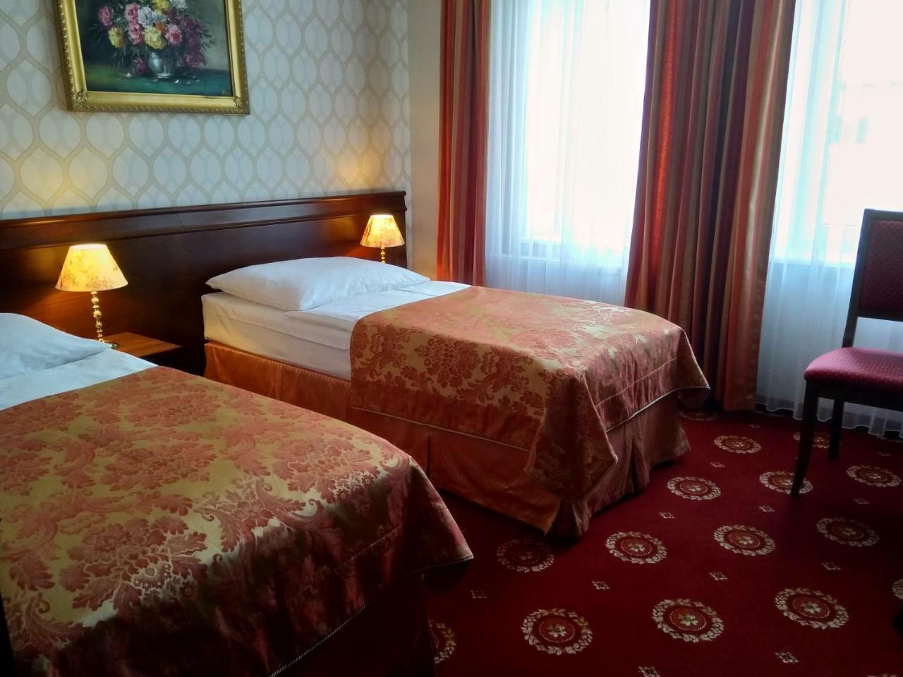 Hotel Kopernik 시에초시네크 외부 사진