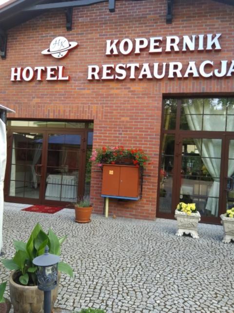 Hotel Kopernik 시에초시네크 외부 사진